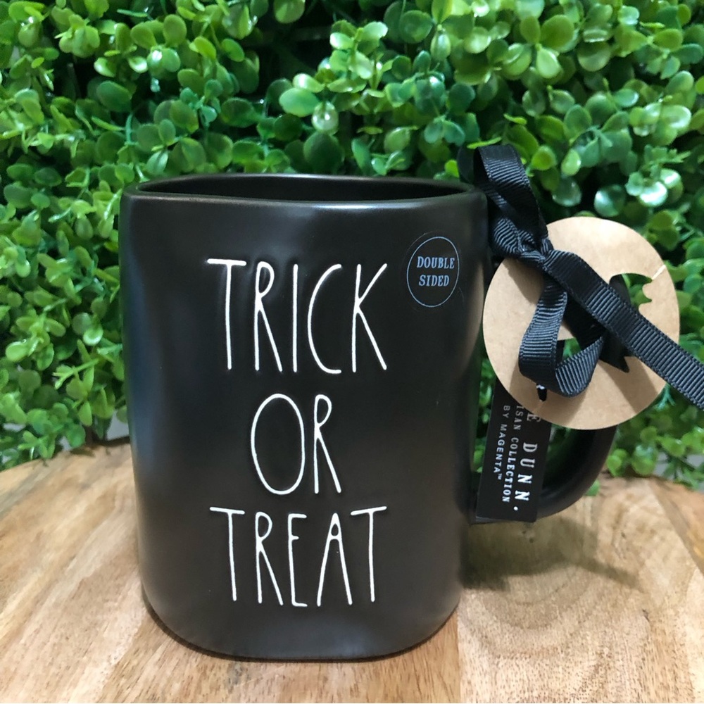 Rae Dunn NWT “Trick Or Treat “ mug